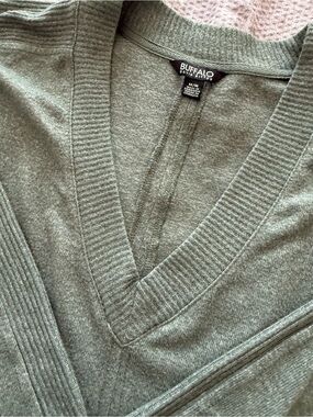 Buffalo David Bitton Heathered Sage Green V-Neck oversized Summer Sweater Sz M